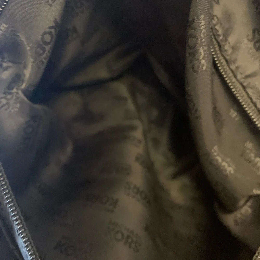 Michael Kors black jet set tote - Picture 9 of 9